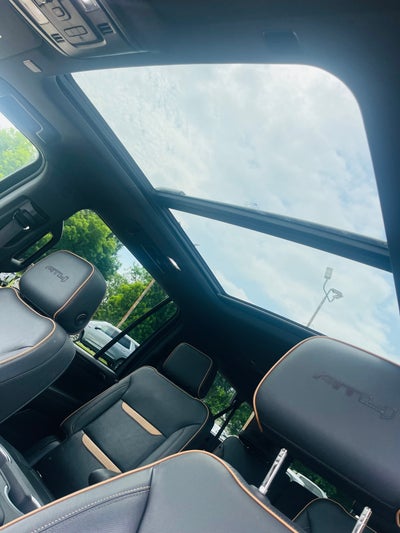 2022 GMC Yukon XL AT4